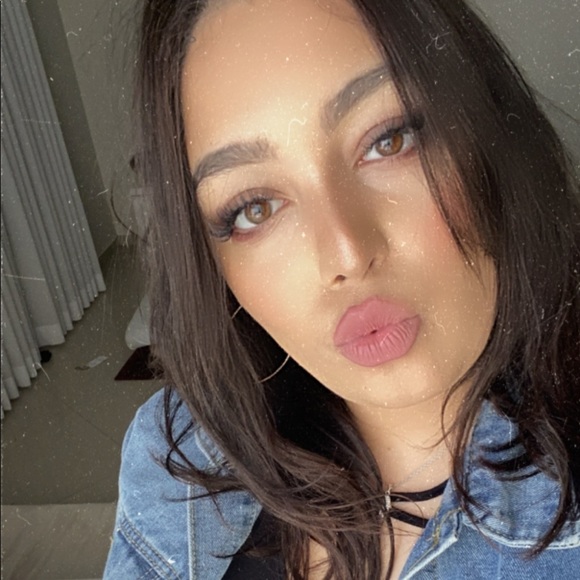 Meet your Posher, Suzie - Picture 1 of 1